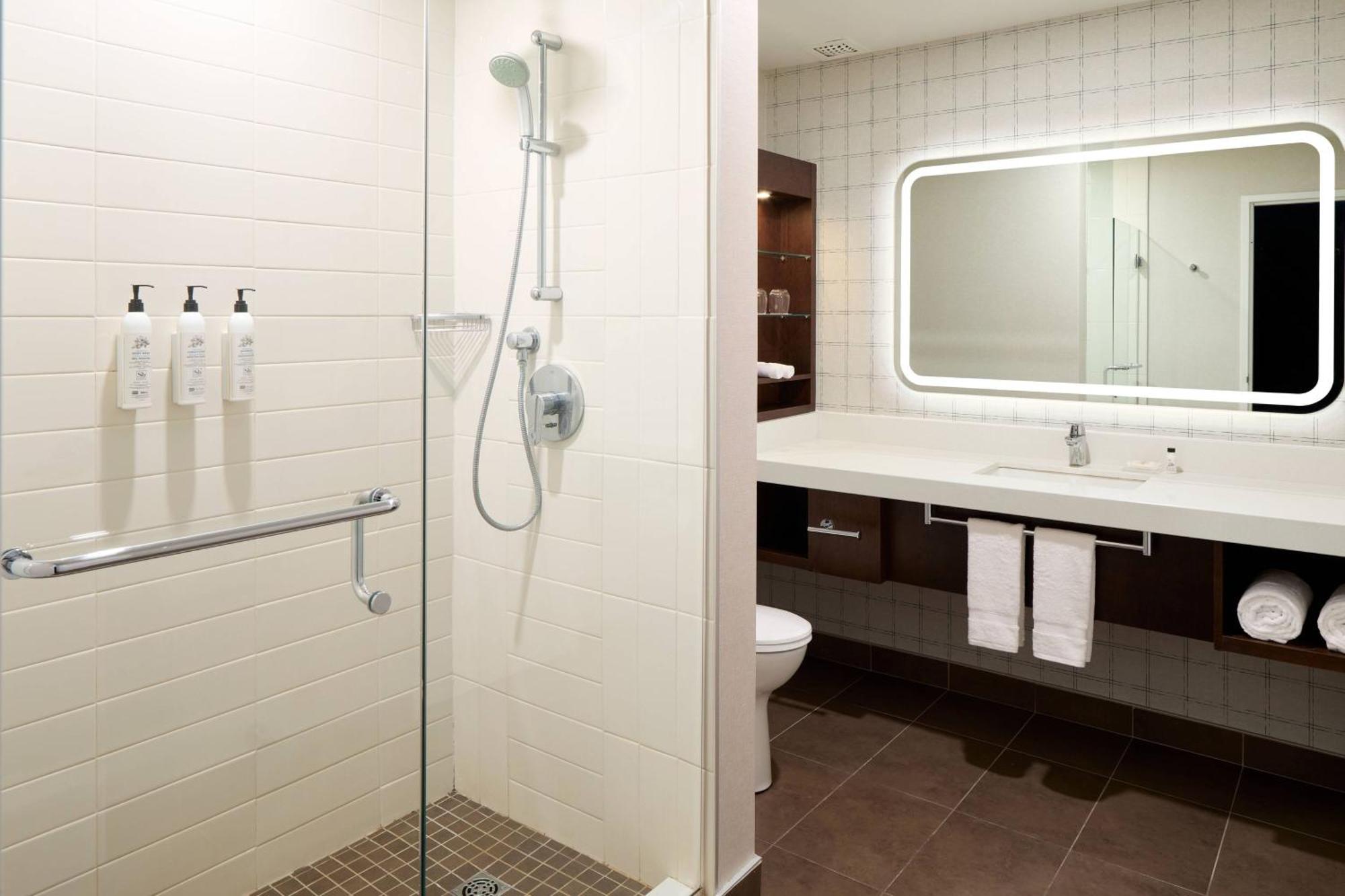 Delta Hotels By Marriott Fredericton Dış mekan fotoğraf