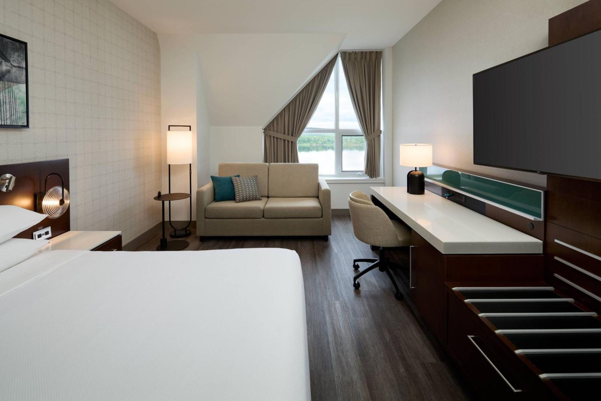Delta Hotels By Marriott Fredericton Dış mekan fotoğraf