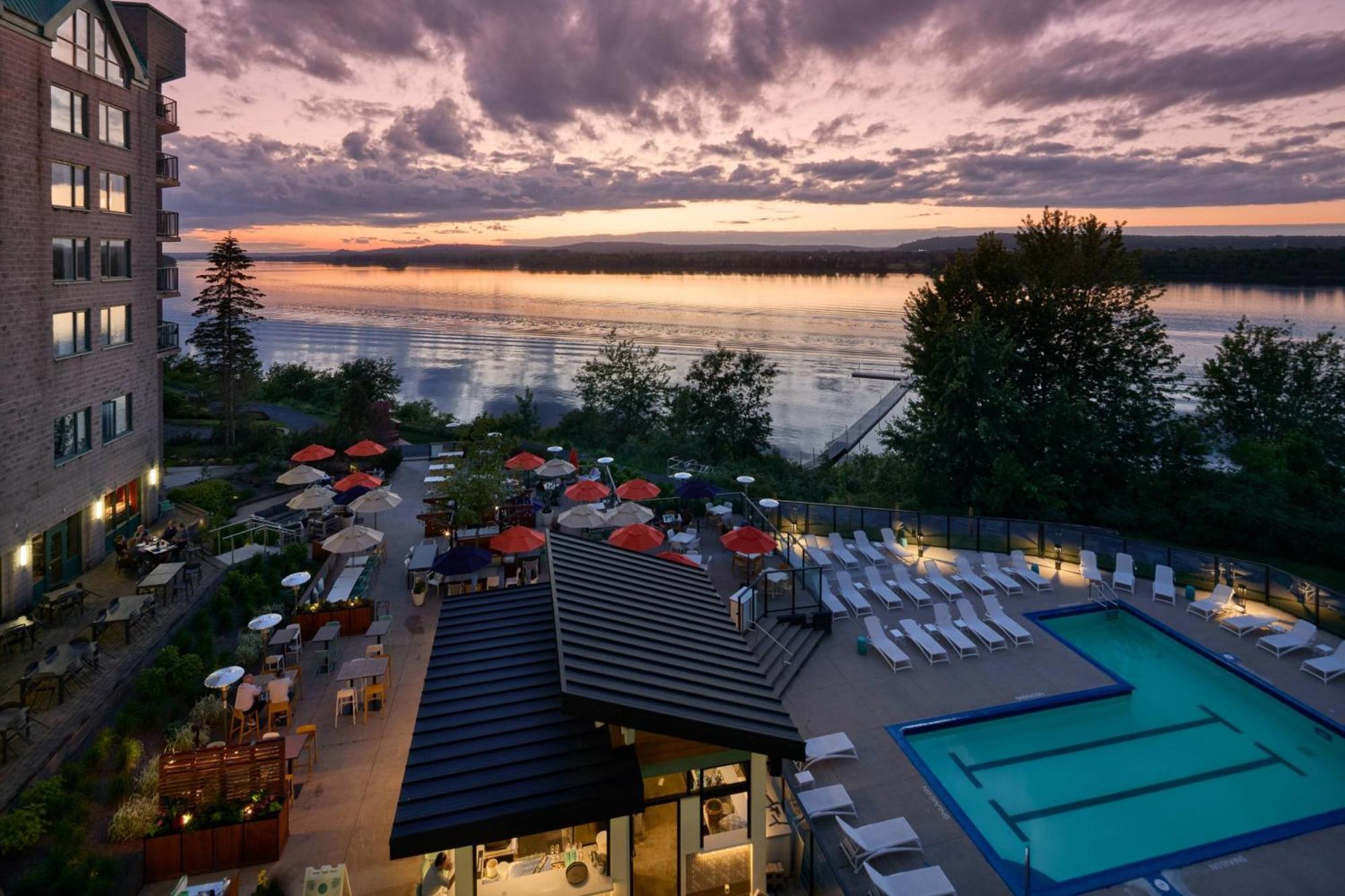 Delta Hotels By Marriott Fredericton Dış mekan fotoğraf