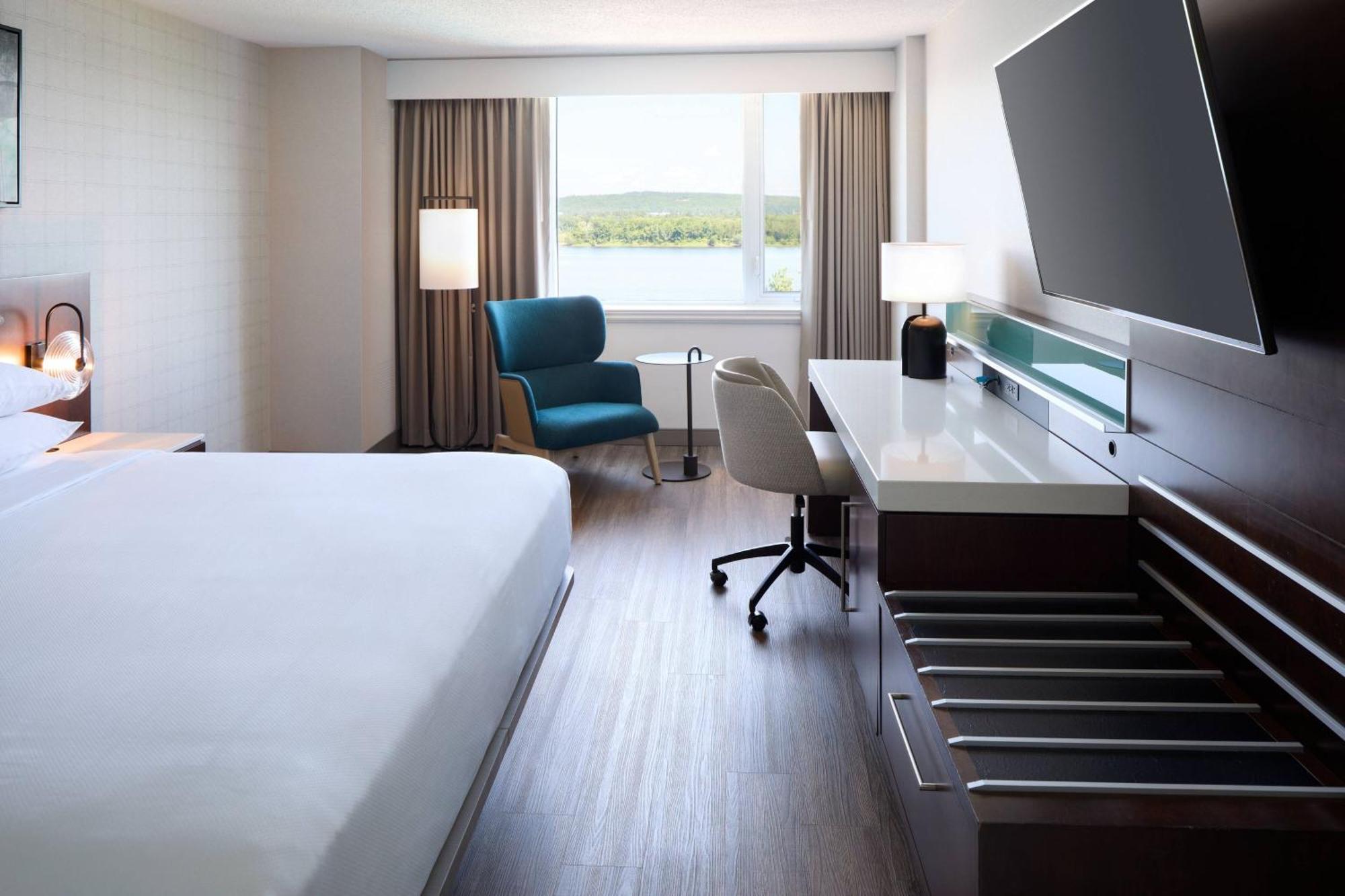 Delta Hotels By Marriott Fredericton Dış mekan fotoğraf