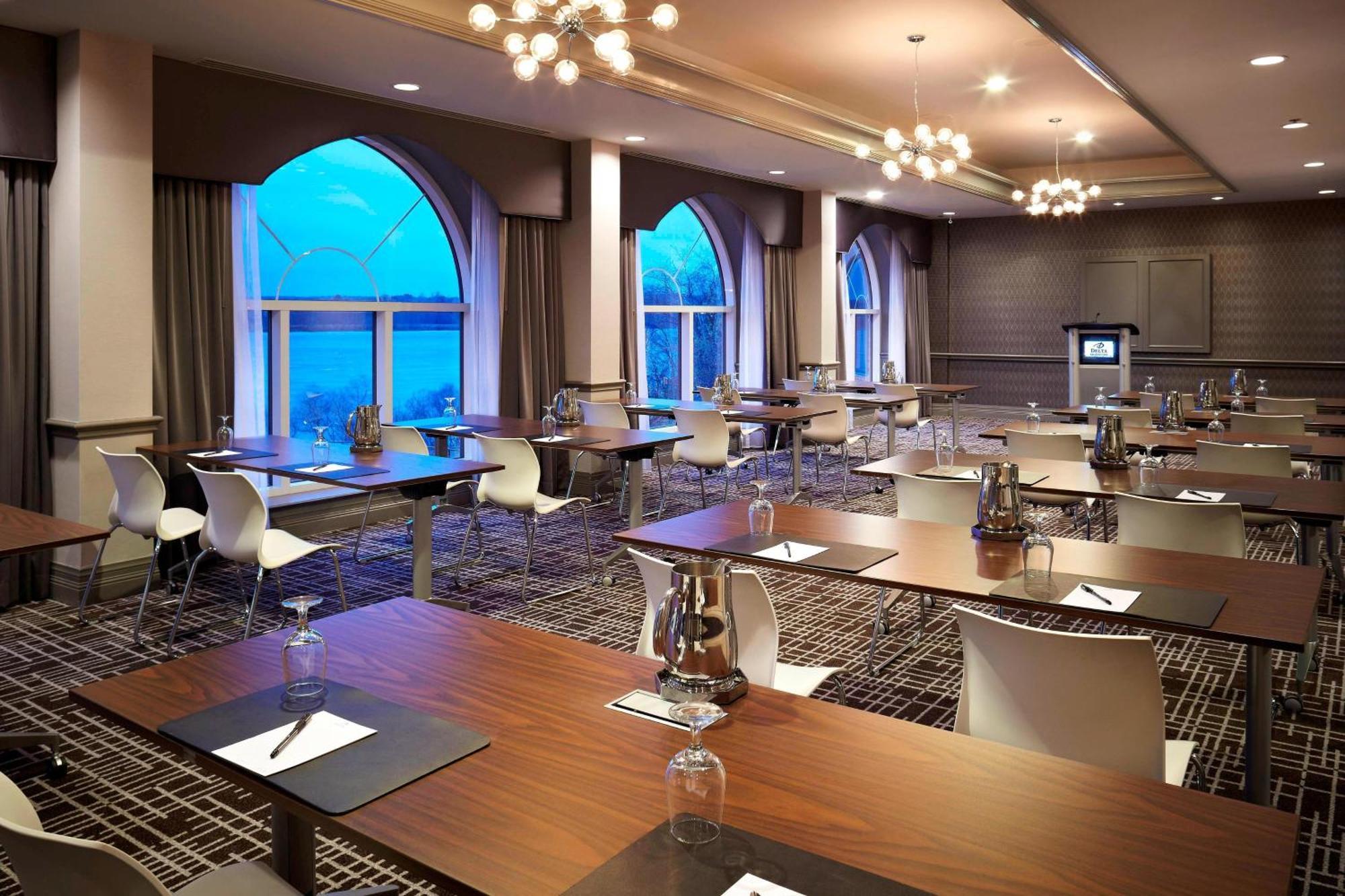 Delta Hotels By Marriott Fredericton Dış mekan fotoğraf